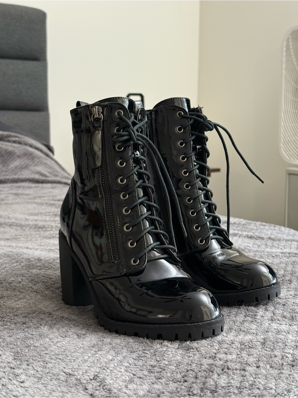 Lace-Up Block Heel Ankle Boots - Black